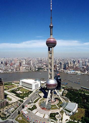 东方明珠塔是由上海现代建筑设计(集团)有限公司的江欢成设计.